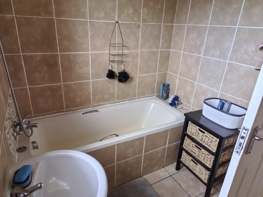 2 Bedroom Property for Sale in Windsor Park Eastern Cape